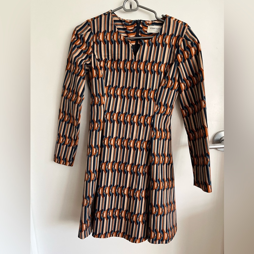 Long sleeve patterned mini dress